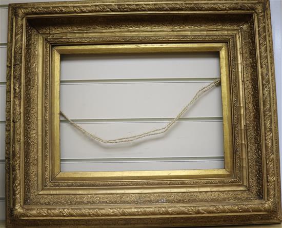 A gilt picture frame, aperture 29 x 39cm